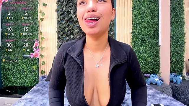 KhateAndersson online show from 12.01.25