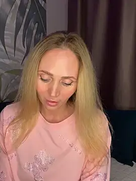 Affectionate lady online show from 10.17.25