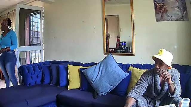 Snapshot of TheeBigPump chatting on 12.14.25 TheeBigPump online show from 12.14.25