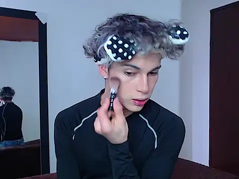 john vichenso online show from 11.10.25