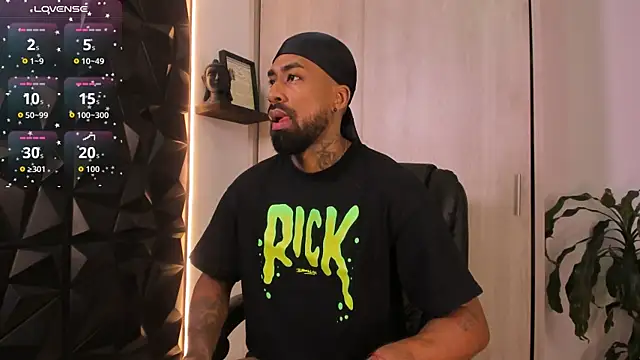 Snapshot of OstinDaniels chatting on 01.10.26 OstinDaniels online show from 01.10.26