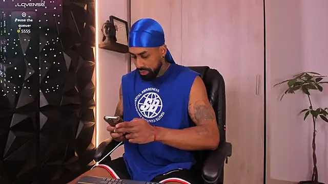 Snapshot of OstinDaniels chatting on 01.15.26 OstinDaniels online show from 01.15.26