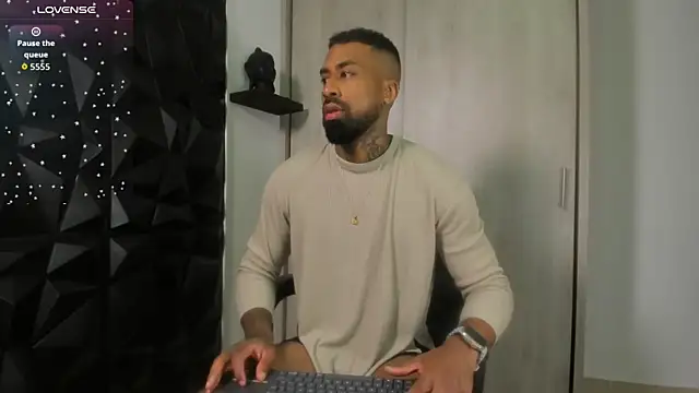 Snapshot of OstinDaniels chatting on 02.20.26 OstinDaniels online show from 02.20.26