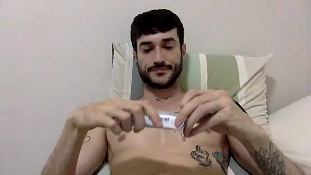 Snapshot of Fubinha chatting on 09.18.25 Fubinha online show from 09.18.25