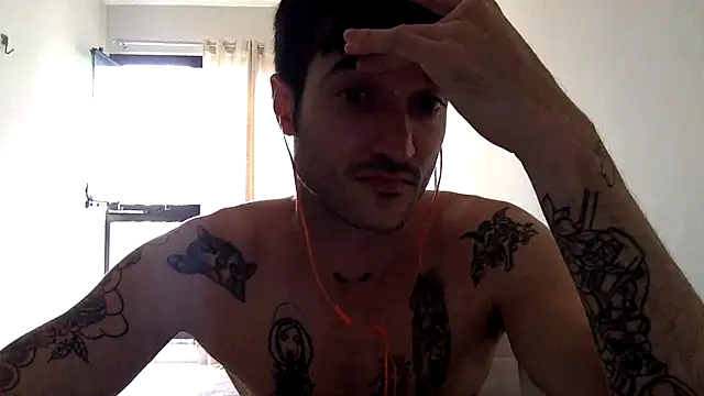 Snapshot of Fubinha chatting on 09.22.25 Fubinha online show from 09.22.25