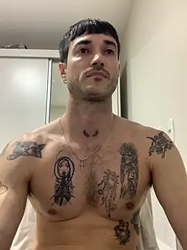 Snapshot of Fubinha chatting on 11.25.25 Fubinha online show from 11.25.25