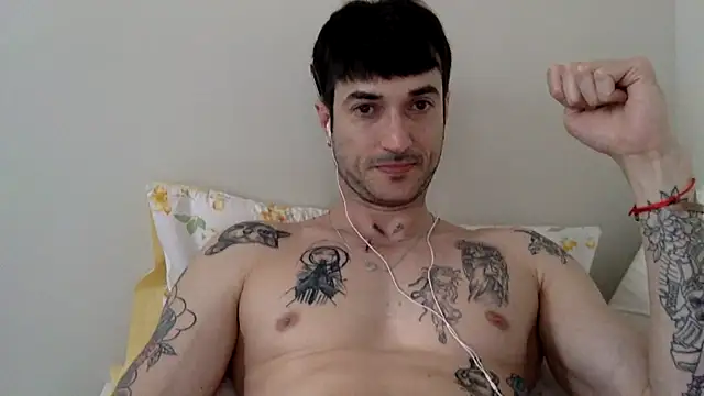 Snapshot of Fubinha chatting on 12.05.25 Fubinha online show from 12.05.25