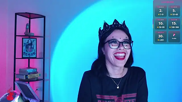 Snapshot of girldom chatting on 11.24.25 girldom online show from 11.24.25