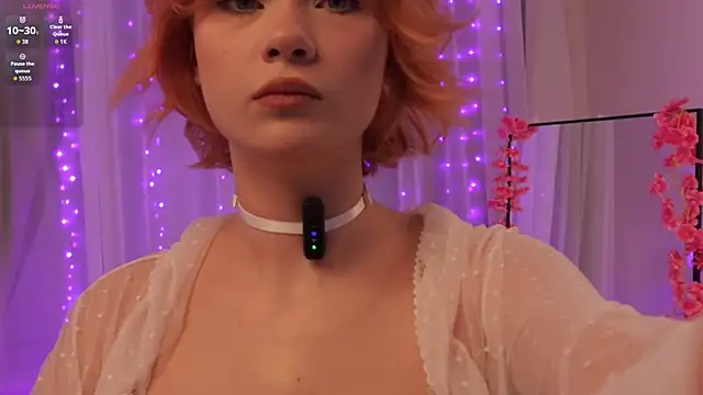 Snapshot of Molly_Wett_Pussy chatting on 09.21.25 Molly Wett Pussy online show from 09.21.25