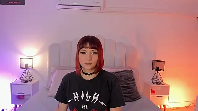 raven black  online show from 11.28.25