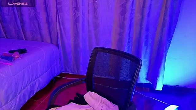 Eymmy 24 online show from 12.16.25