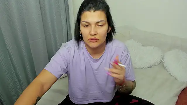 Snapshot of MiaKiittyy chatting on 02.12.26 MiaKiittyy online show from 02.12.26