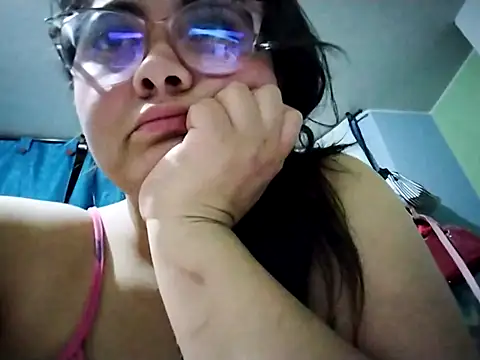 TifanyAmazinng online show from 09.13.25