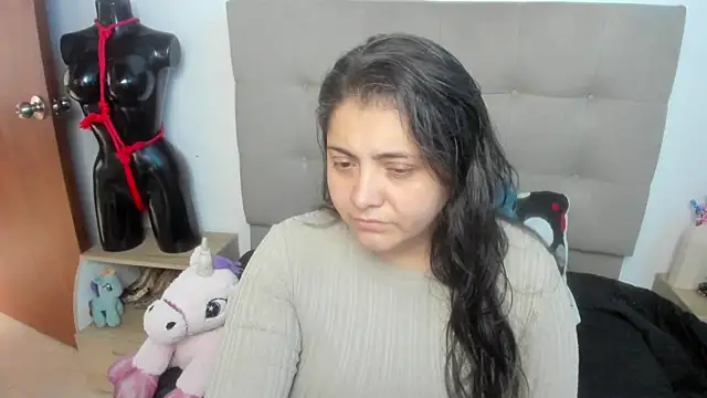 TifanyAmazinng online show from 11.24.25