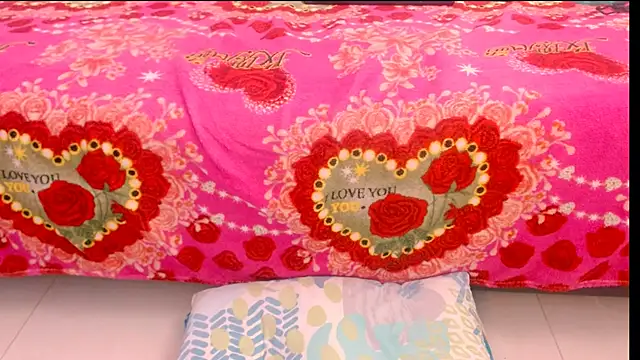 bellotabigtits18 online show from 09.18.25