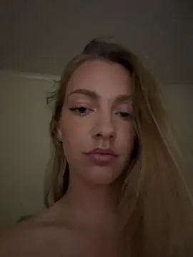 blondebaddi online show from 10.22.25