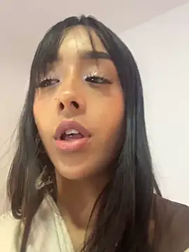 Snapshot of Aleja_ruizz chatting on 09.21.25 Aleja ruizz online show from 09.21.25