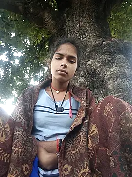 Snapshot of Gulika_Doshi chatting on 10.11.25 Gulika Doshi online show from 10.11.25