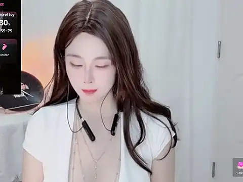 yiyi-zh online show from 07.18.26