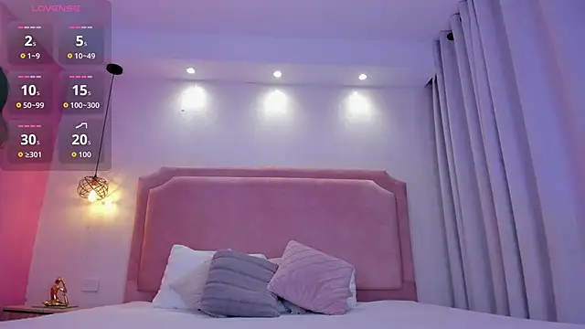 Snapshot of Ashlye_Sstone chatting on 09.17.25 Ashlye Sstone online show from 09.17.25