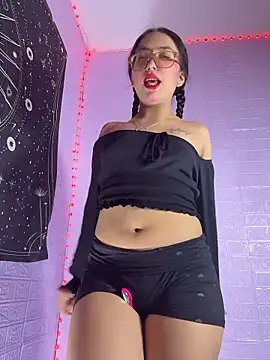 Snapshot of ZeziGamingg chatting on 01.17.26 ZeziGamingg online show from 01.17.26