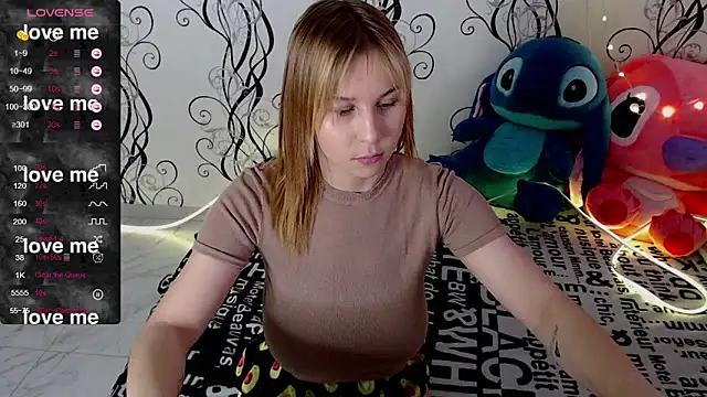 RoyAngela online show from 11.11.25