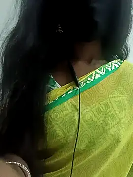 Snapshot of kavya-telugu84 chatting on 11.25.25 kavya-telugu84 online show from 11.25.25