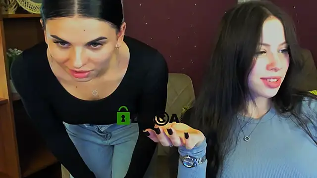 Snapshot of amanda-miki chatting on 11.17.25 amanda-miki online show from 11.17.25