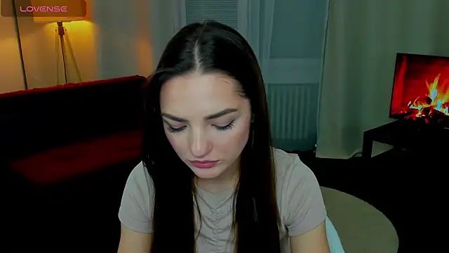 Snapshot of MyEllaLuvs chatting on 10.13.25 MyEllaLuvs online show from 10.13.25