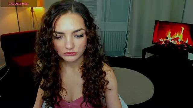 MyEllaLuvs online show from 10.17.25