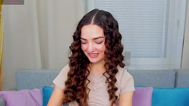 MyEllaLuvs online show from 11.26.25