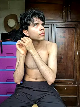 Axel-Mejia online show from 10.28.25