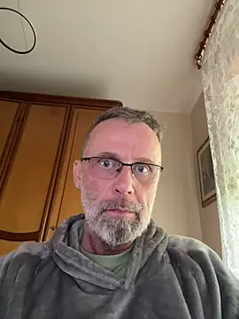 Snapshot of Lynceus chatting on 05.19.26 Lynceus online show from 05.19.26