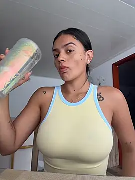 Snapshot of AnaaFaith_ chatting on 02.14.26 AnaaFaith online show from 02.14.26