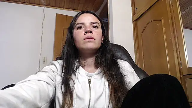 Snapshot of Skylar_Serenity chatting on 10.03.25 Skylar Serenity online show from 10.03.25
