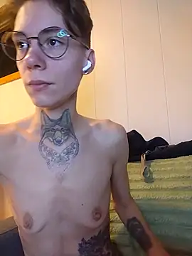 HoneySquirrel online show from 04.07.26