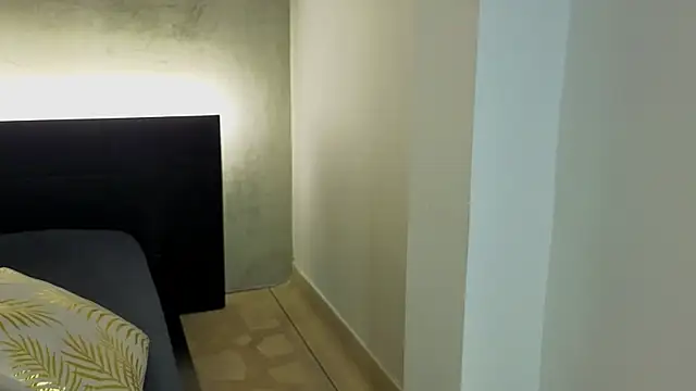 emmi collinss online show from 04.08.26