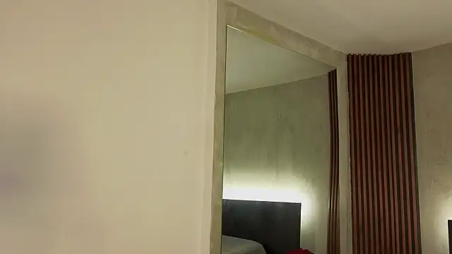 emmi collinss online show from 04.15.26