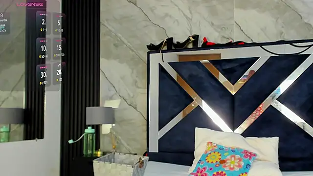 VanessaHard as online show from 02.03.26