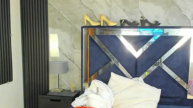 VanessaHard as online show from 02.16.26