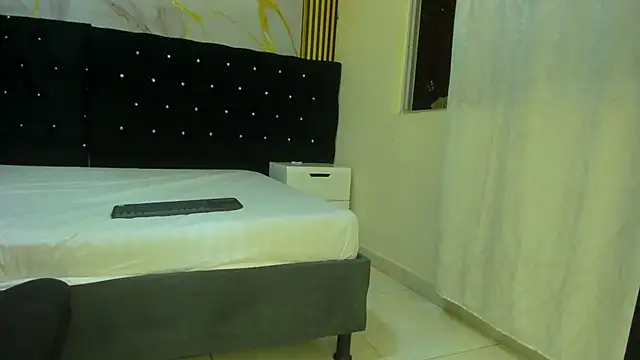 VanessaHard as online show from 03.31.26