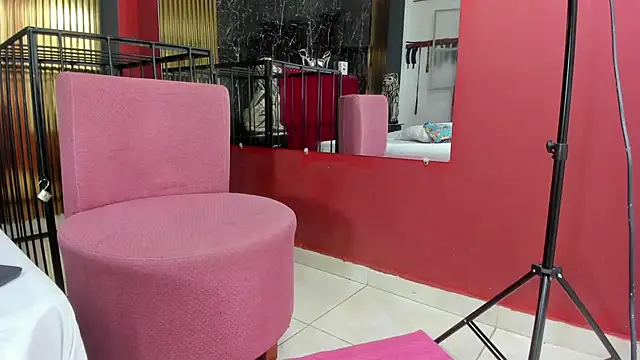 VanessaHard as online show from 04.06.26