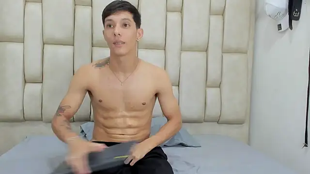 ZafiroAndFlynn online show from 01.07.26