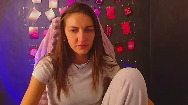 Aurora Loveu online show from 10.19.25