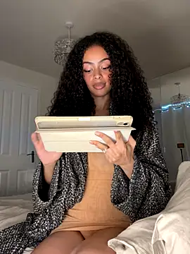 yasmingarcia online show from 10.27.25