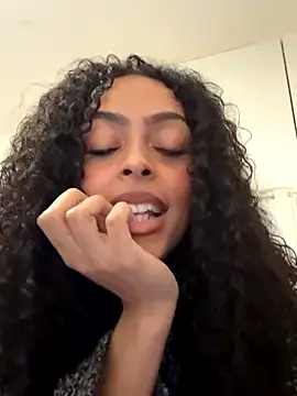 yasmingarcia online show from 11.02.25