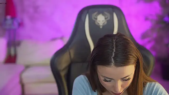 Snapshot of Luna_secretgirl chatting on 11.23.25 Luna secretgirl online show from 11.23.25