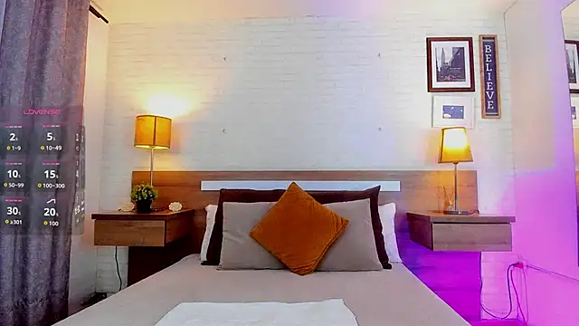 JenniferAuriston online show from 10.25.25