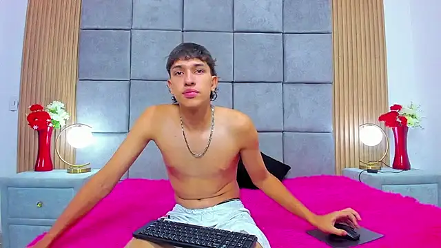 ChanellandMax online show from 09.17.25