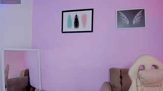 Snapshot of fressittalove01 chatting on 02.17.26 fressittalove01 online show from 02.17.26